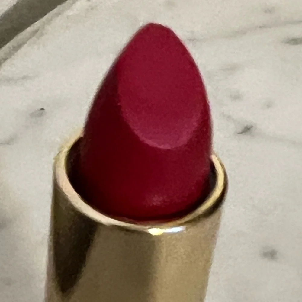 Estée Lauder Pure Color
Creme Lipstick Limited Rubelite - Picture 3 of 4